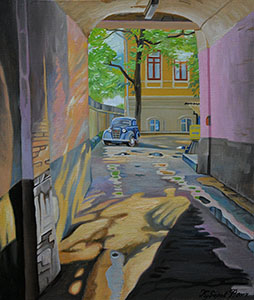 Through the arch. Pyatnitsky courtyard