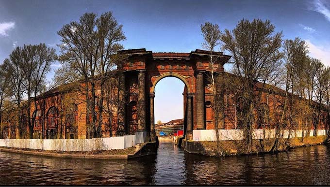 In St. Petersburg, began work "New Holland": island park with museum elements