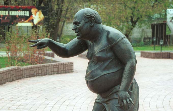 New monument to Evgeny Leonov, instead of destroyed last year, will open at the "Mosfilm"