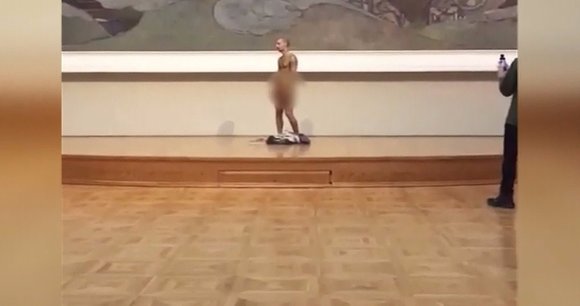 The artist, undressed in the Tretyakov Gallery, told about the purpose of the action
