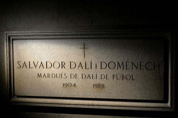 Salvador Dali's body to be exhumed tonight in Figueres