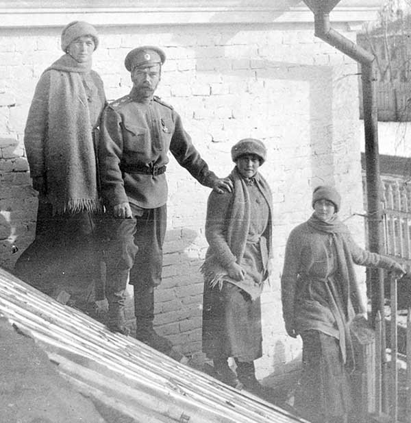 Мультимедия Арт Музей и Яндекс запустили специальный проект «100 фактов о 1917»
