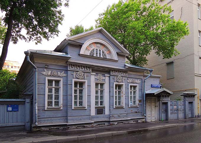 В память о Савве Ямщикове - к реставраторам Дома Палибина присоединились французские добровольцы
