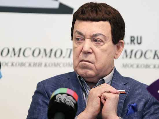 Iosif Kobzon gave the All-Russian Exhibition of Folk Crafts works from his collection