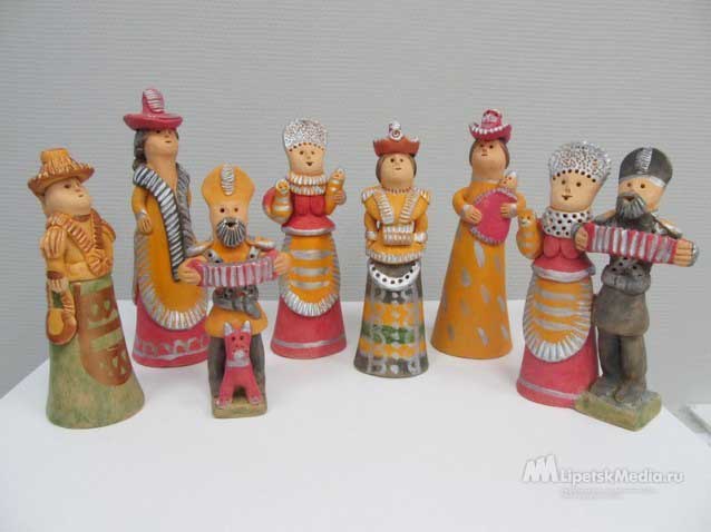 An exhibition "A warm world of clay toys" opens in Lipetsk