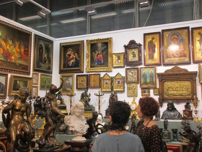 Российский Антикварный салон проходит в последний раз в Центральном Доме художника
