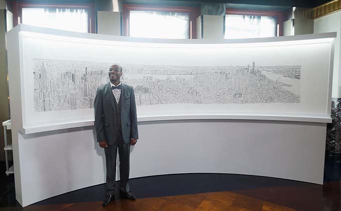 Британский художник-аутист Стивен Уилтшир по памяти создал уникальную панораму Нью-Йорка